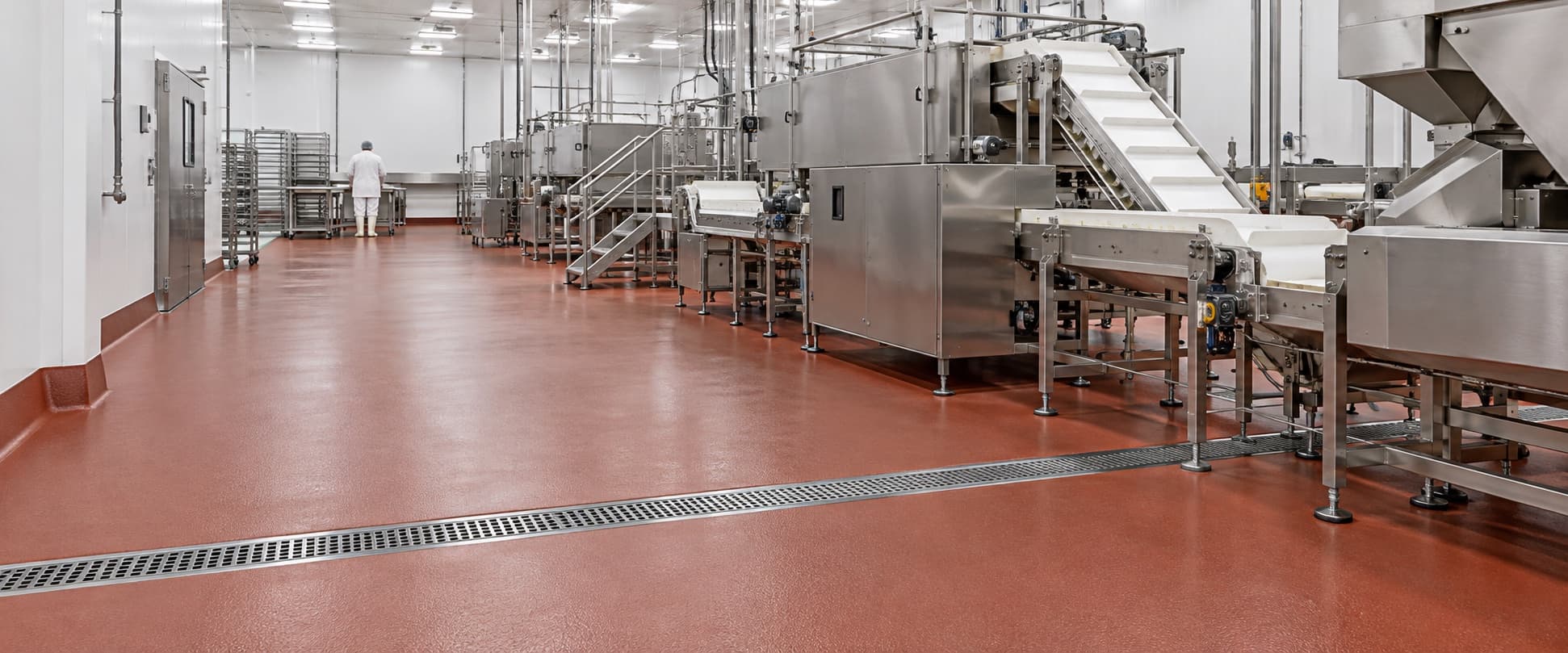 Clean food processing floor with stainless equipment